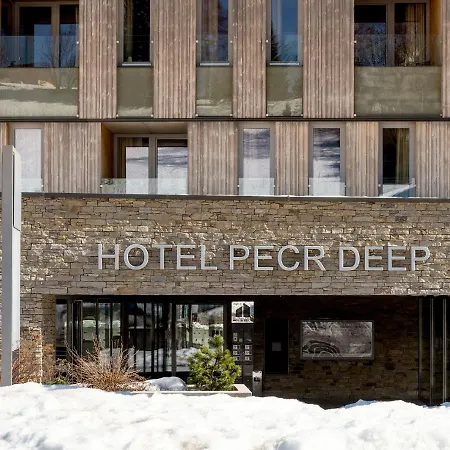 Pecr Deep Aparthotel 4*