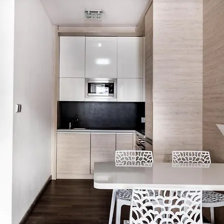 Pecr Deep Aparthotel 4*