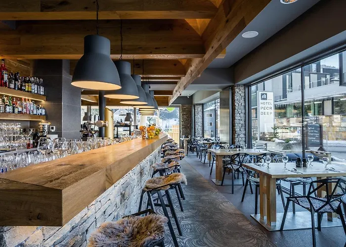 Pecr Deep Aparthotel 4*